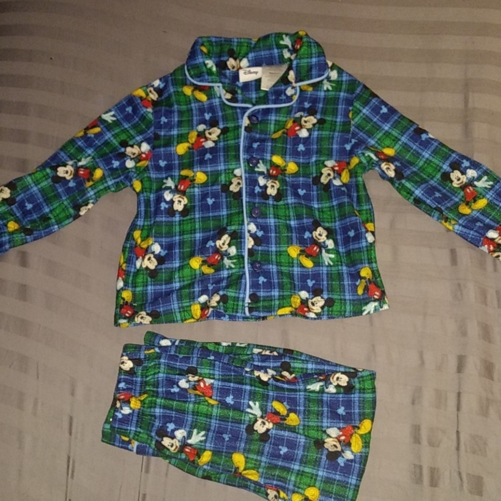 Mickey Mouse two piece pajama set size 4t